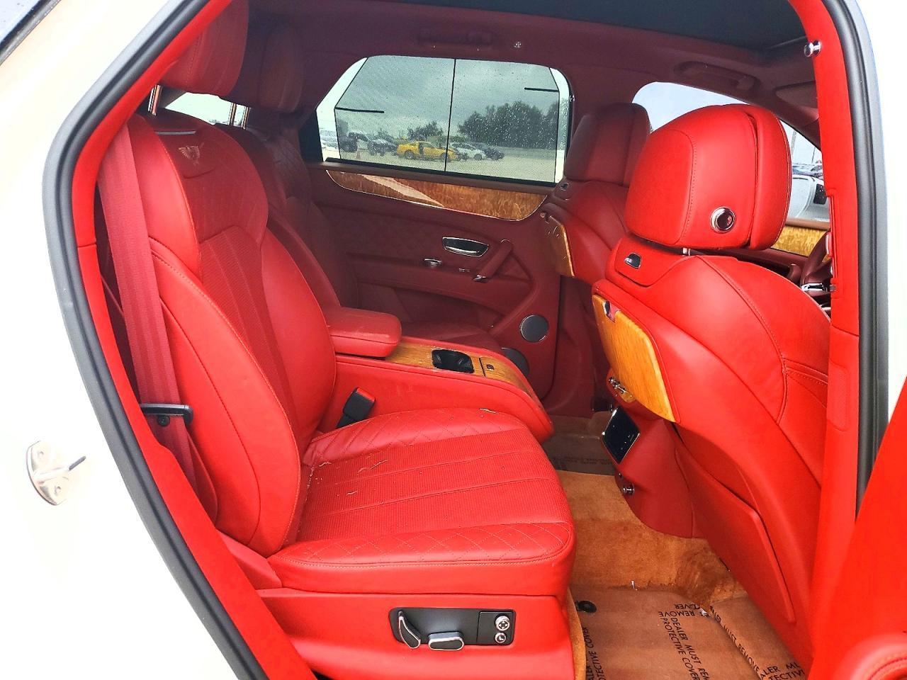 2017 Bentley Bentayga - zdjęcie 11