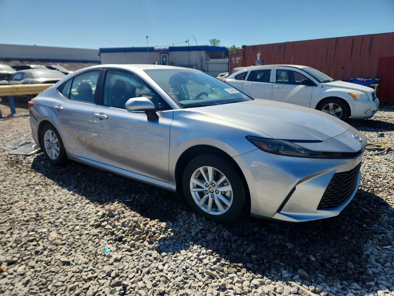 2025 Toyota Camry Le - zdjęcie 4