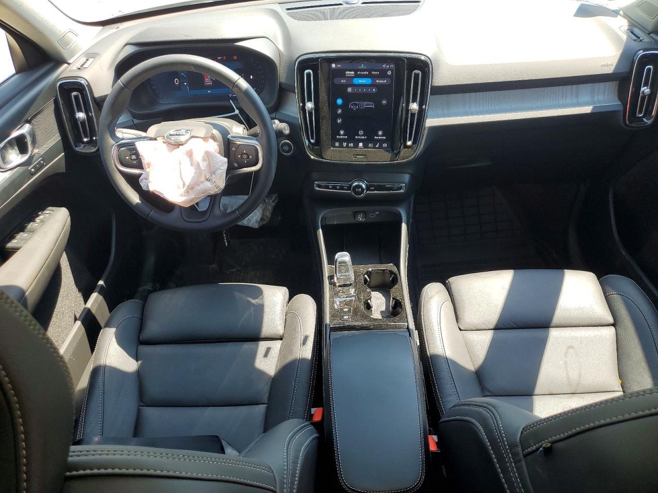 2026 Volvo Xc40 Plus - zdjęcie 8