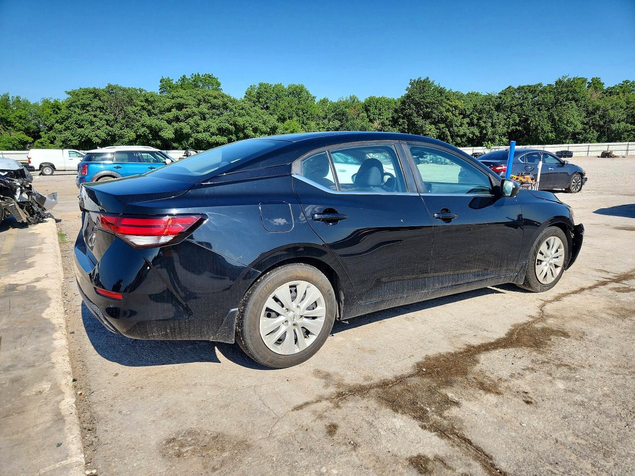 2020 Nissan Sentra S - zdjęcie 3