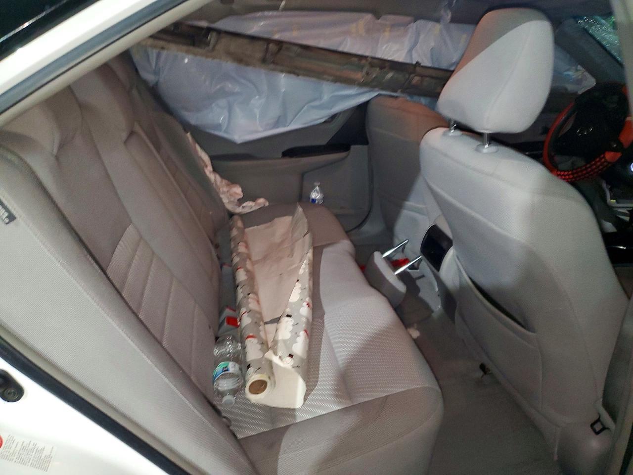 2016 Toyota Camry Le - zdjęcie 11