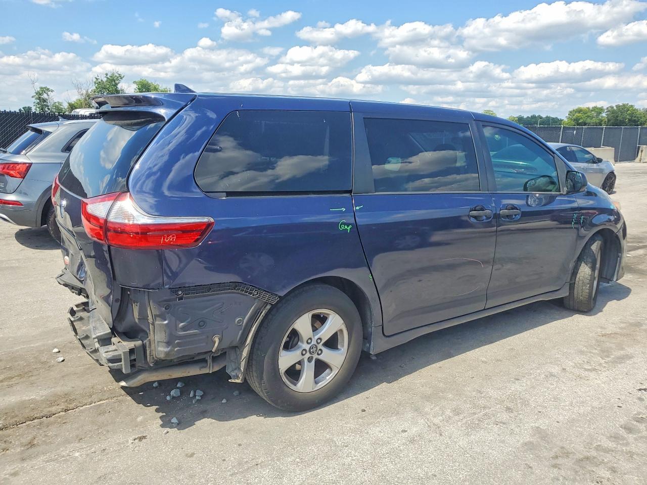 2019 Toyota Sienna L 7-Passenger - zdjęcie 3