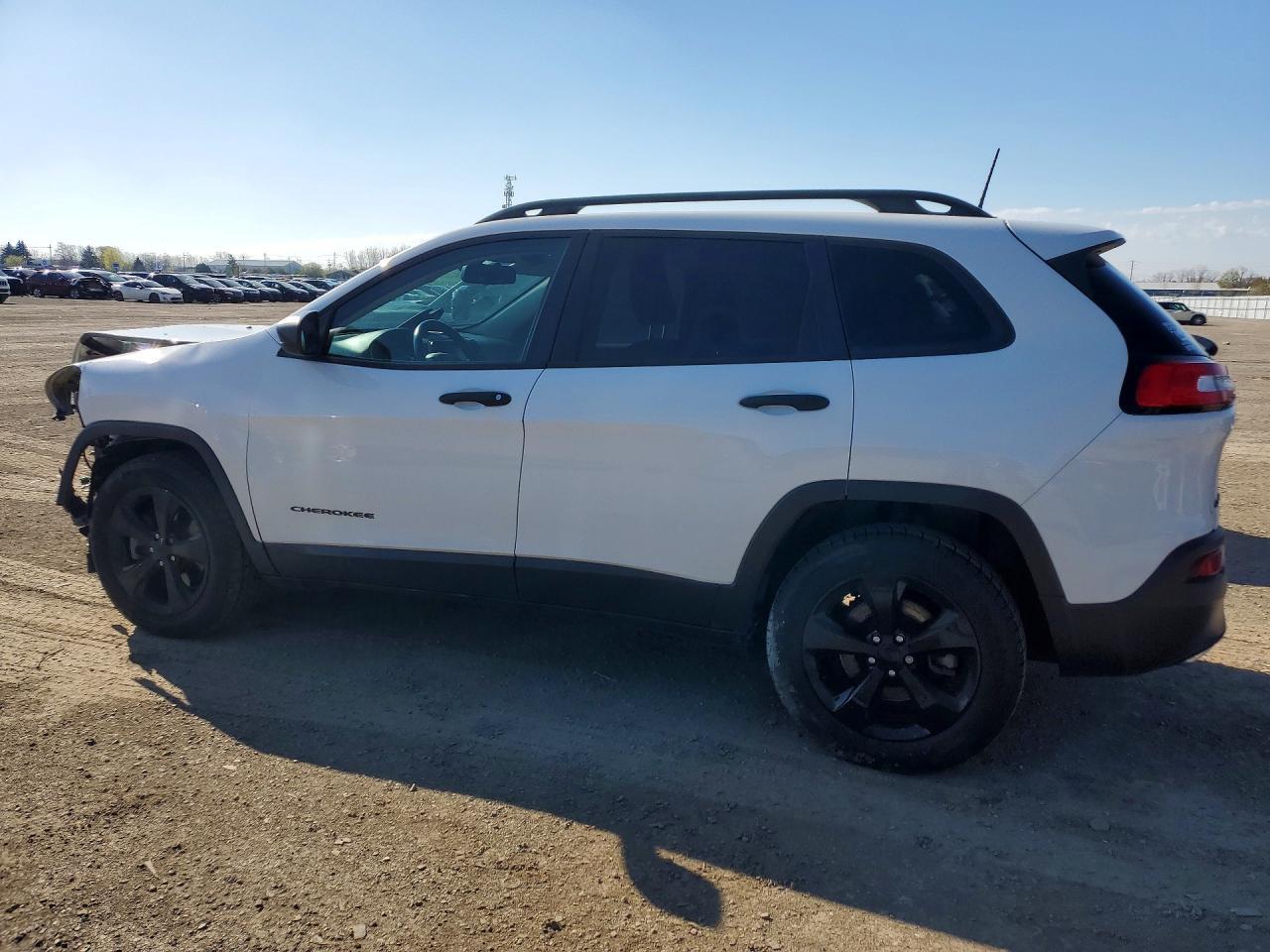 2016 Jeep Cherokee Sport - zdjęcie 2