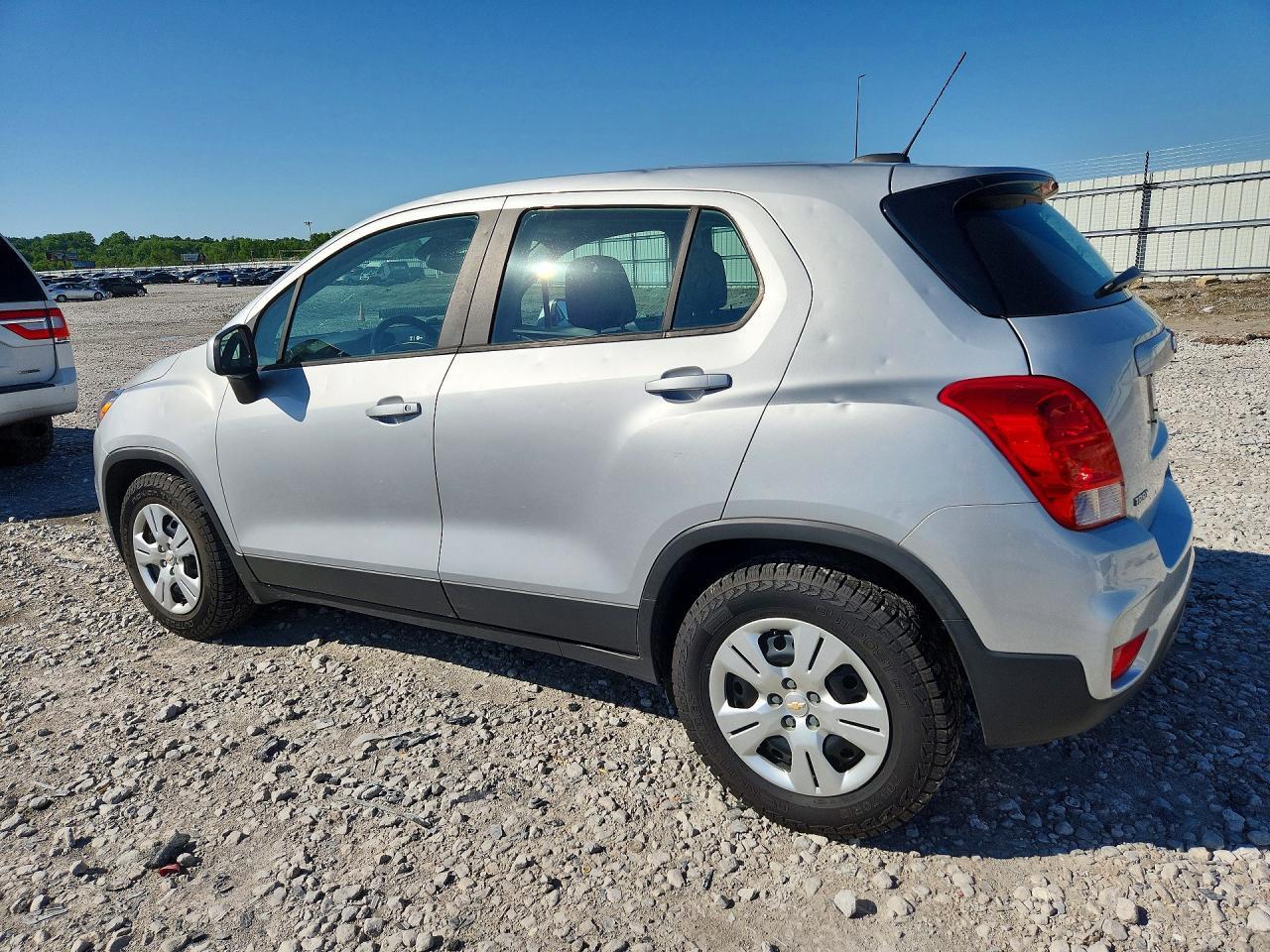 2018 Chevrolet Trax Ls - zdjęcie 2