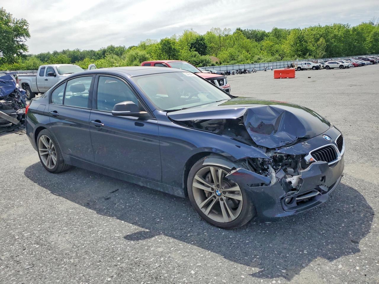 2014 BMW 335 Xi - zdjęcie 4