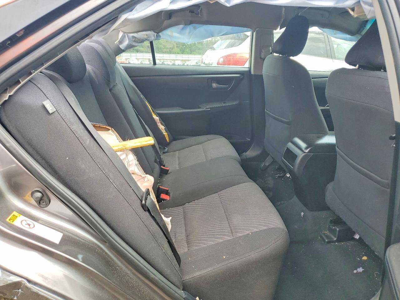2016 Toyota Camry Le - zdjęcie 10