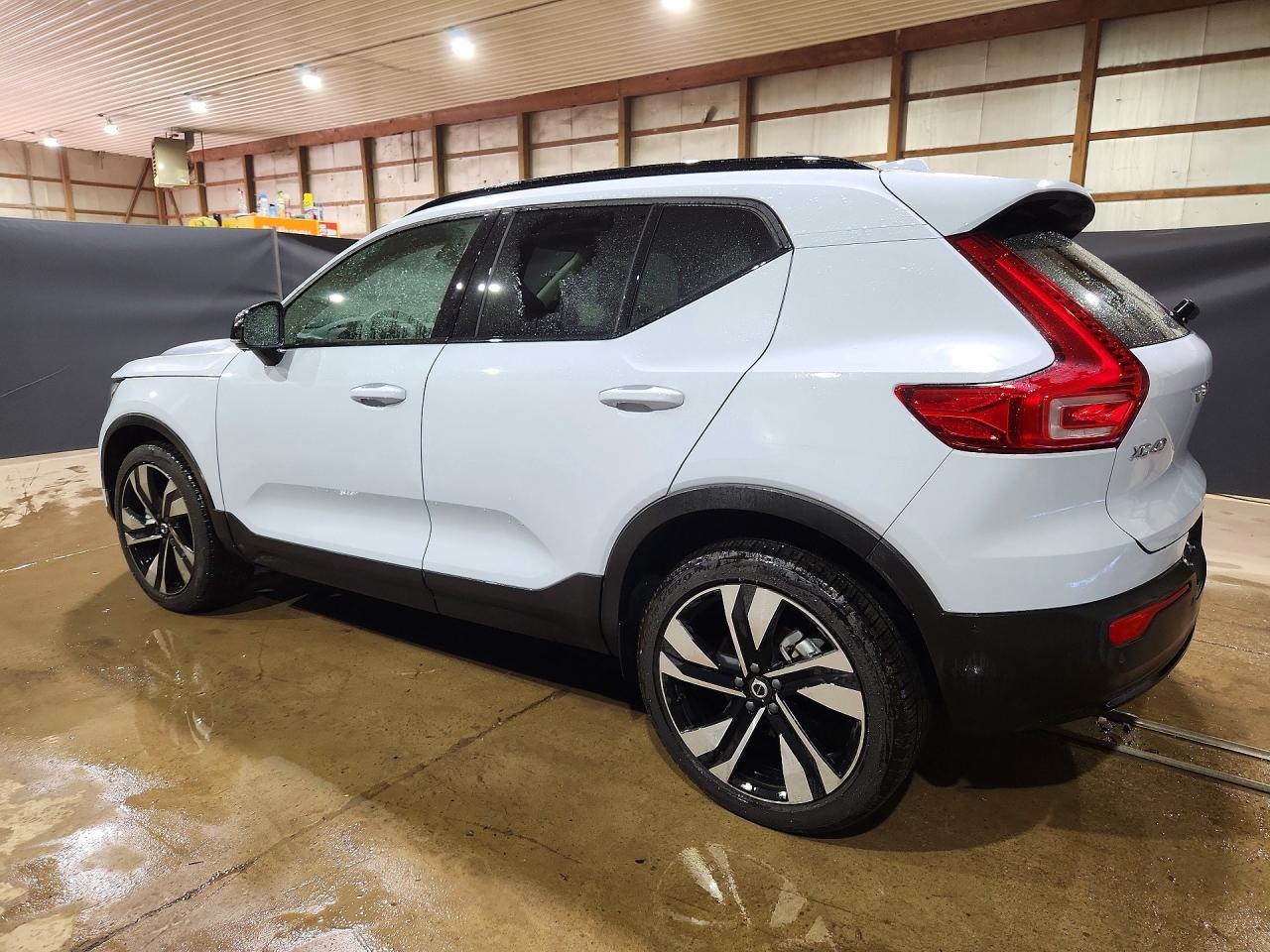 2026 Volvo Xc40 Plus - zdjęcie 2