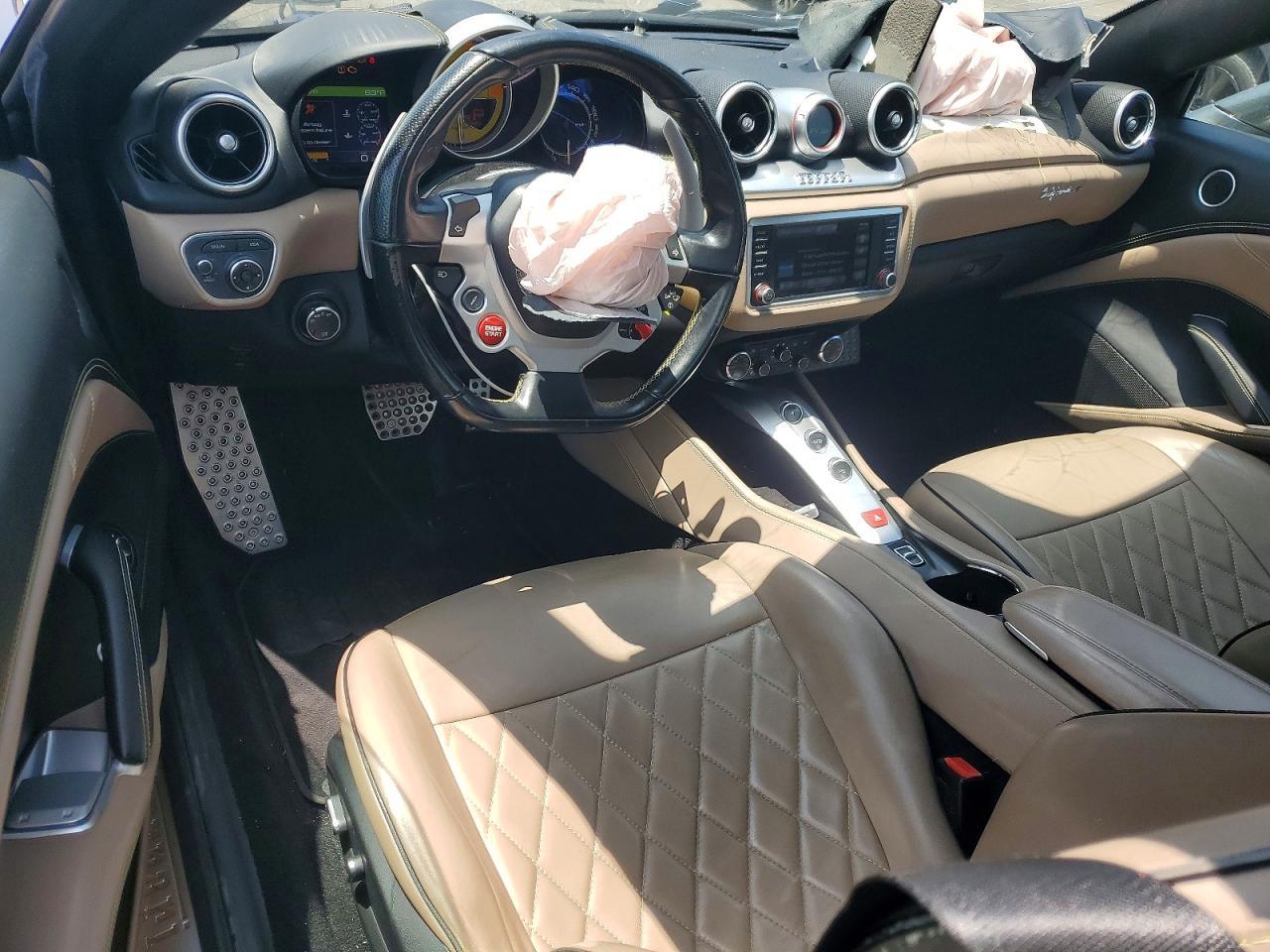 2016 Ferrari California T - zdjęcie 8