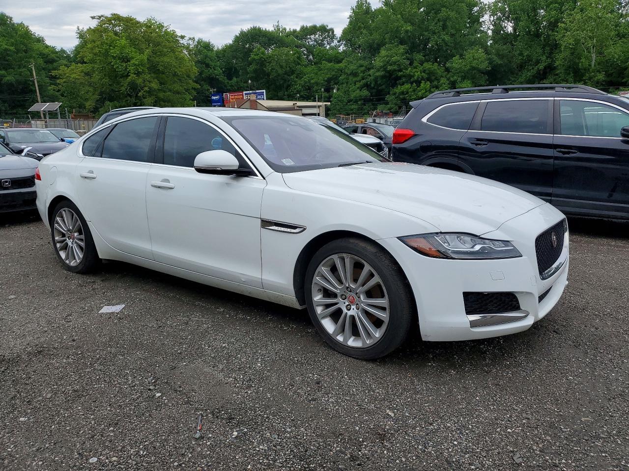2017 Jaguar Xf Prestige - zdjęcie 4