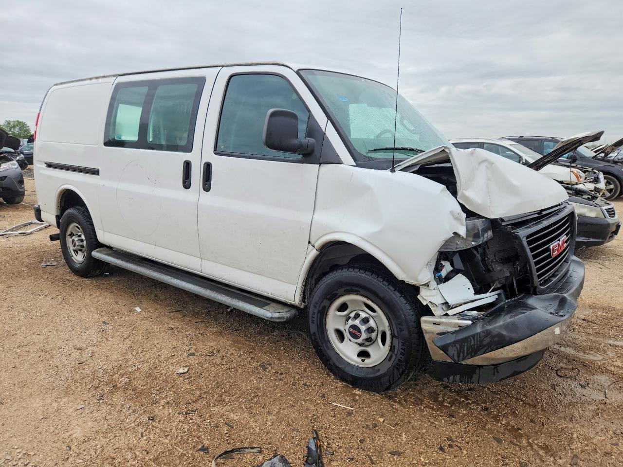 2018 GMC Savana G2500 - zdjęcie 4