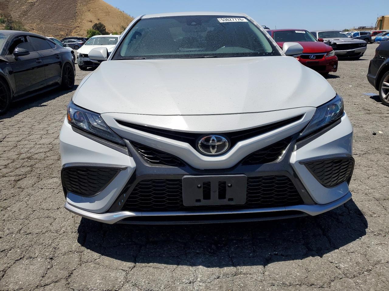 2022 Toyota Camry Xse - zdjęcie 5