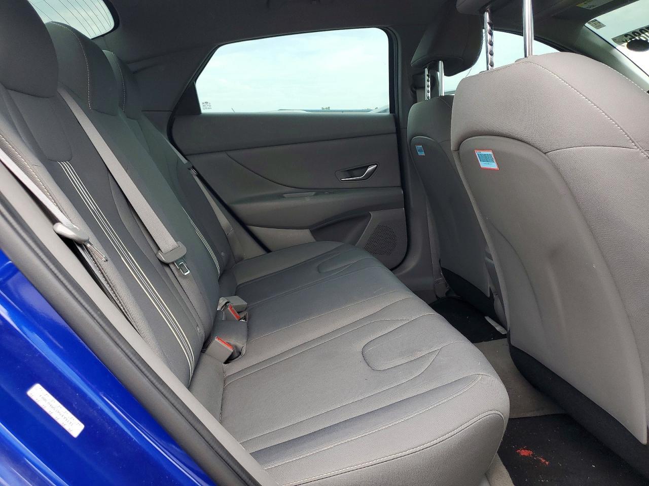 2023 Hyundai Elantra Sel - zdjęcie 10