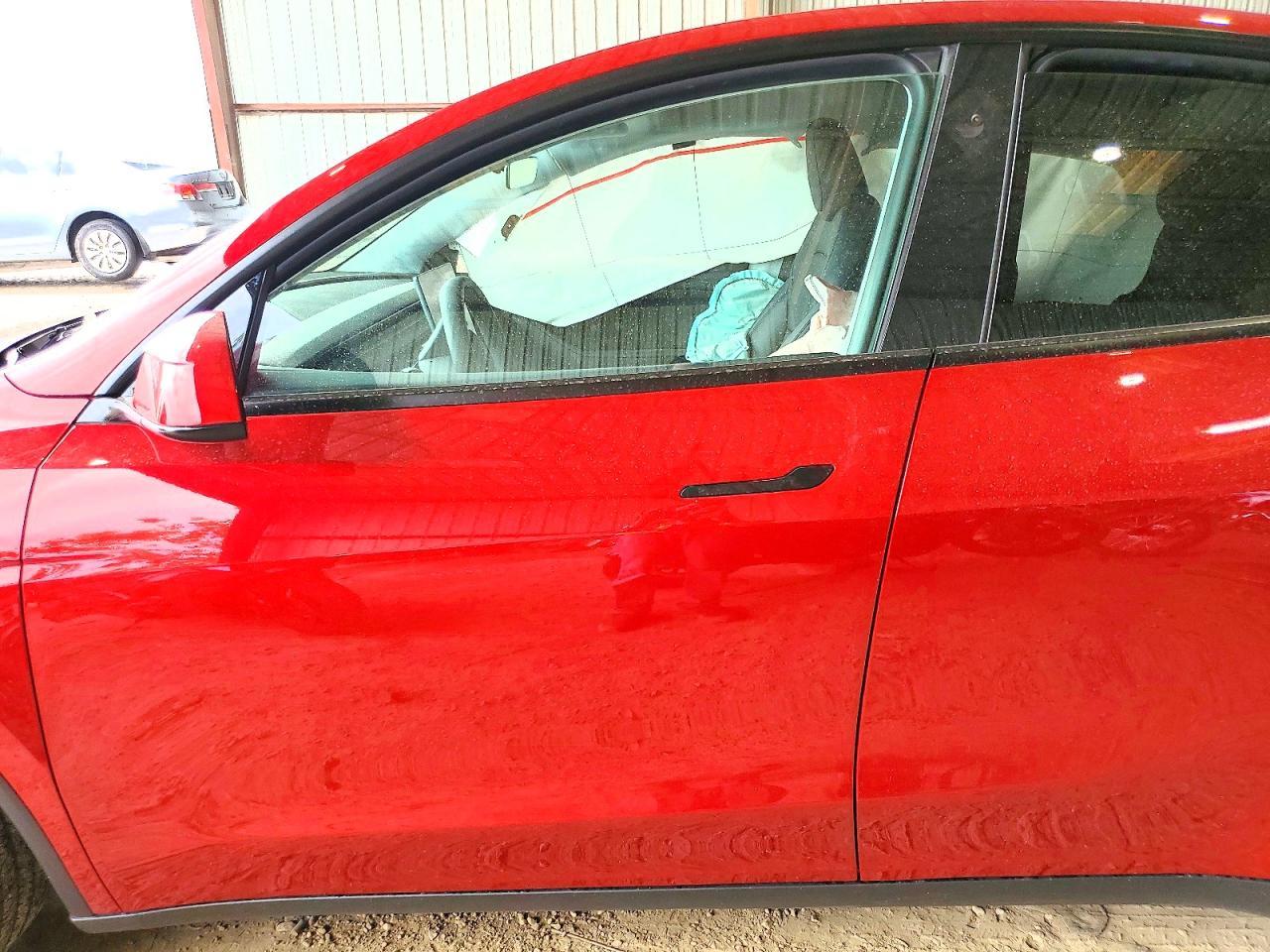 2026 Tesla Model Y - zdjęcie 8