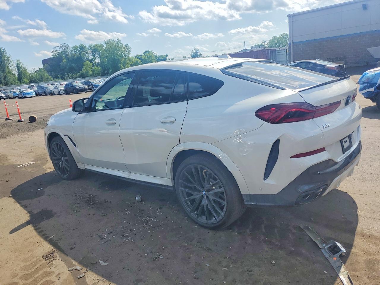 2026 BMW X6 M60I - zdjęcie 2