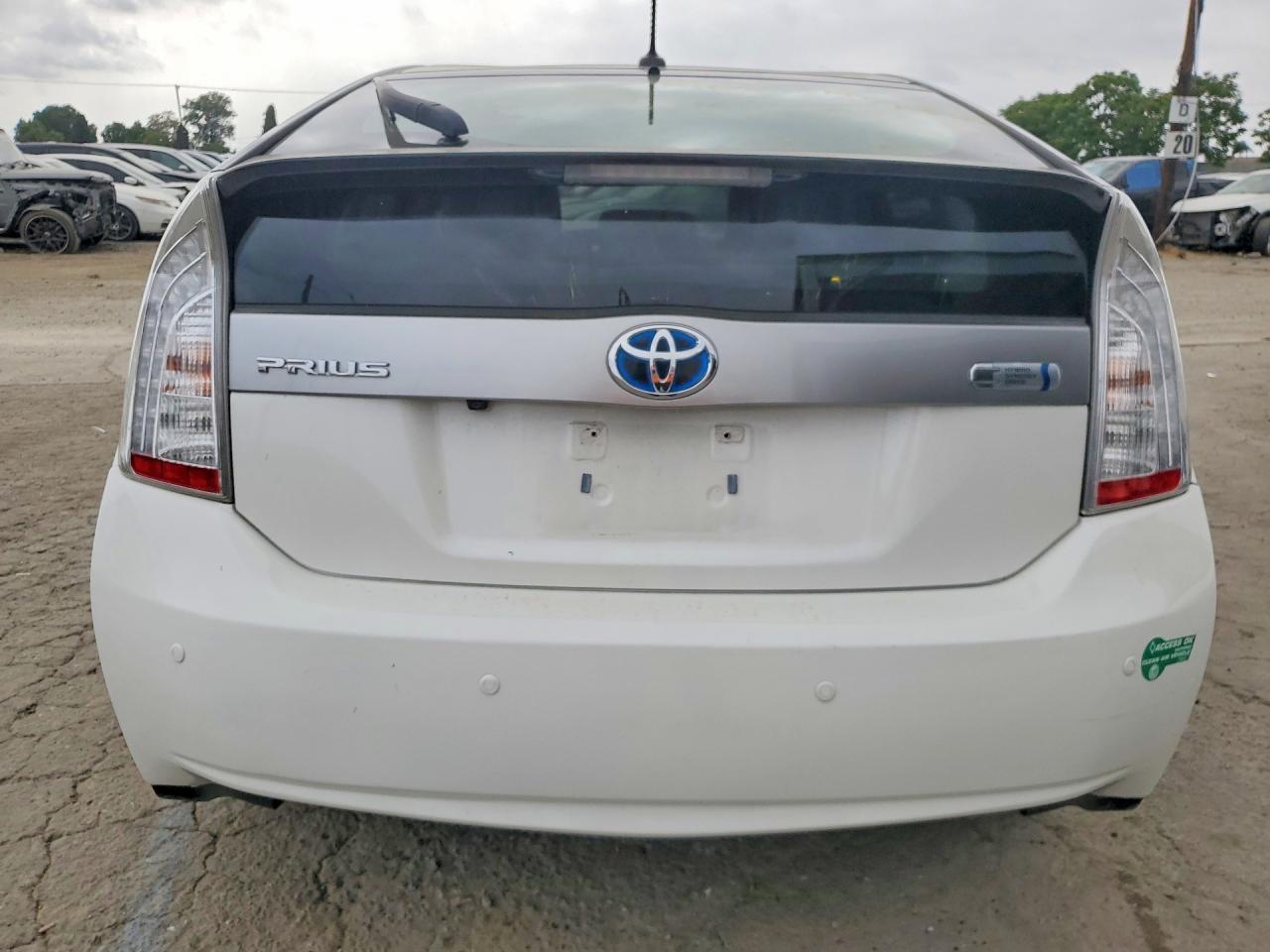 2015 Toyota Prius Plug-In Hybrid Base - zdjęcie 6