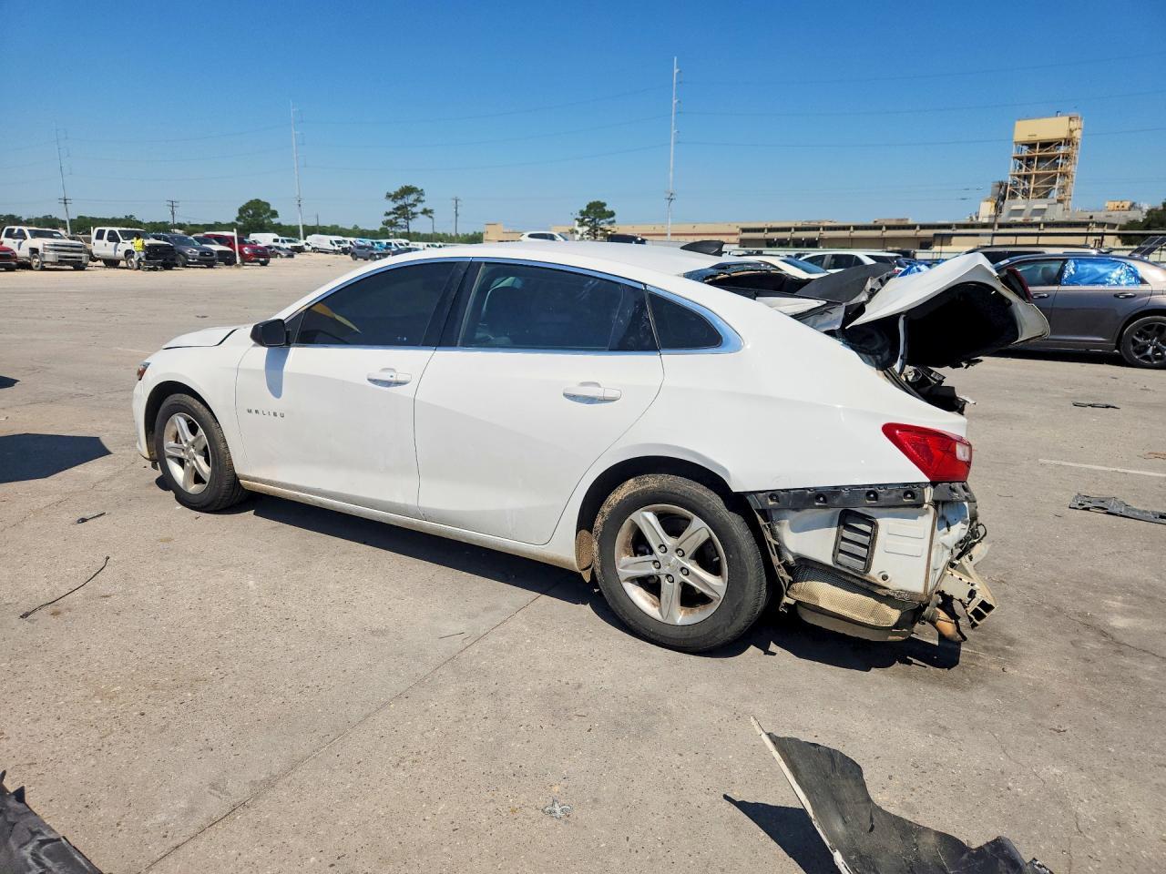 2020 Chevrolet Malibu Ls - zdjęcie 2