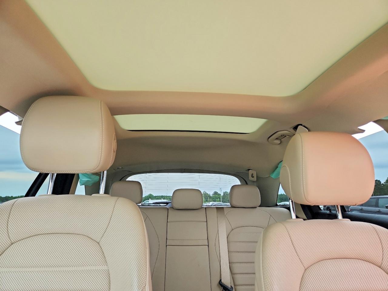 2020 Mercedes Benz Glc 300 4Matic - zdjęcie 10