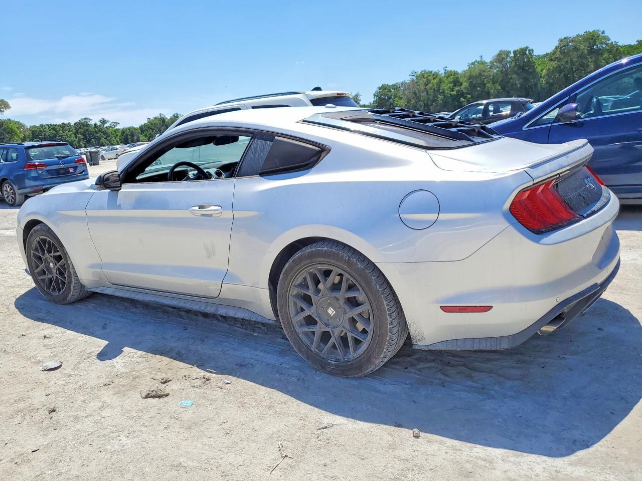2018 Ford Mustang - zdjęcie 2