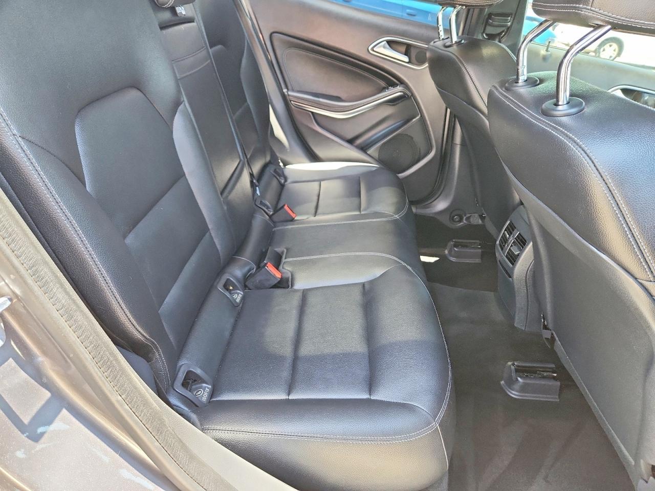 2019 Mercedes-Benz Gla 250 4Matic - zdjęcie 10