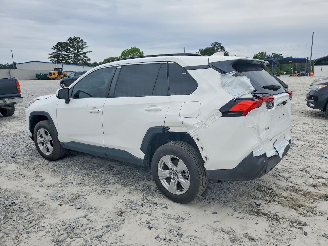 2020 Toyota Rav4 Xle - zdjęcie 2