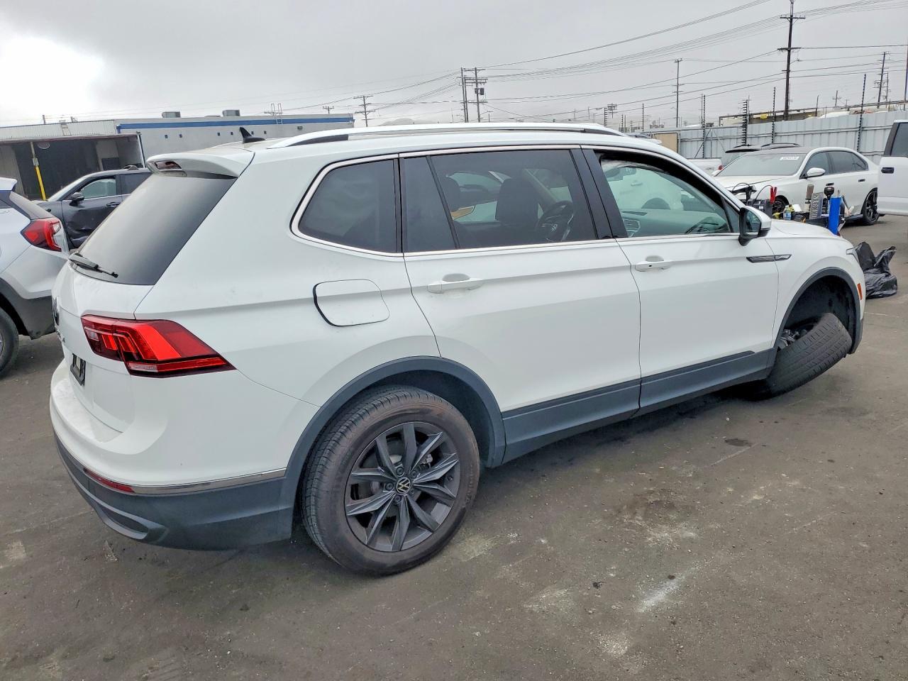 2022 Volkswagen Tiguan - zdjęcie 3