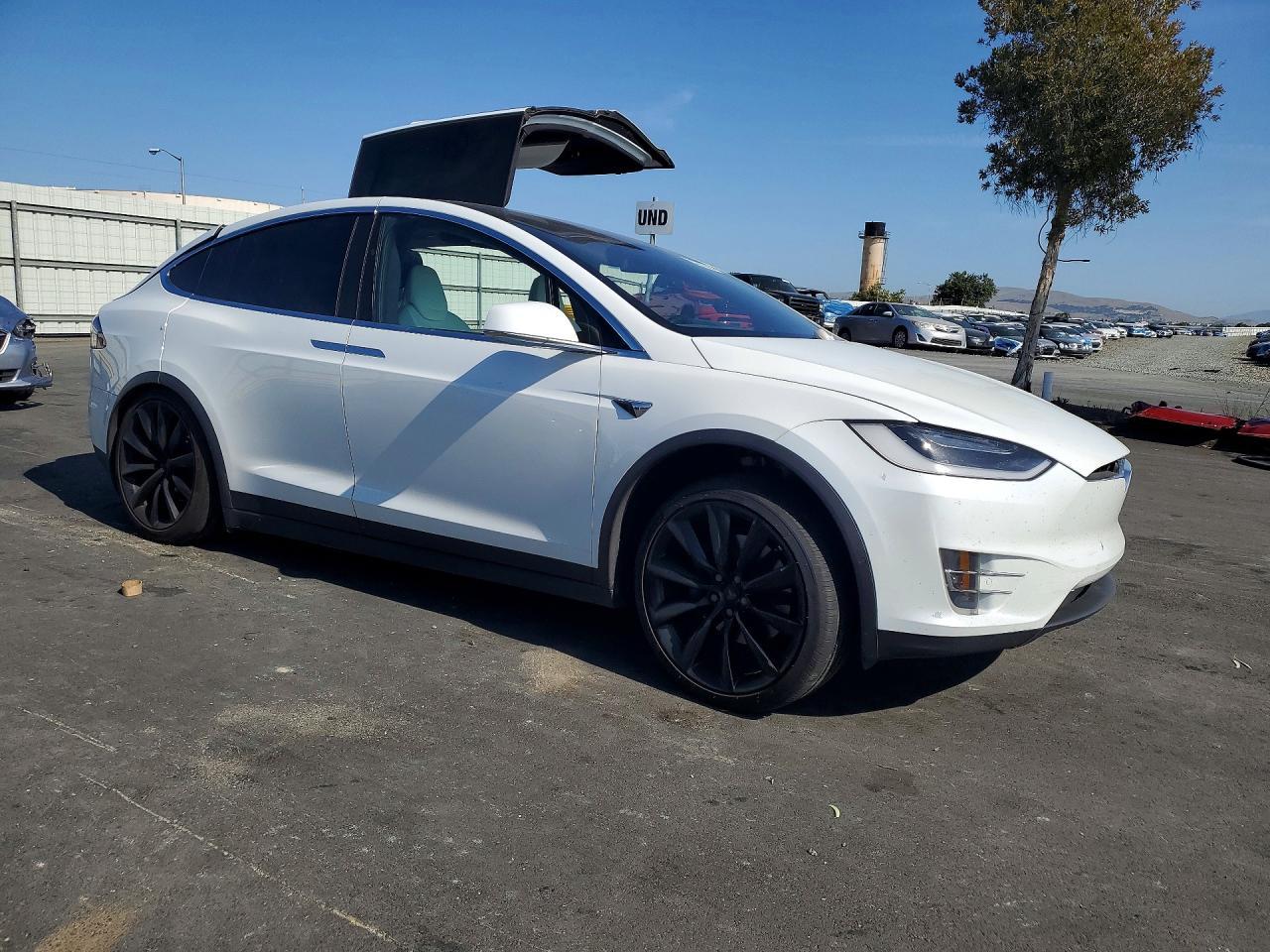 2018 Tesla Model X - zdjęcie 4