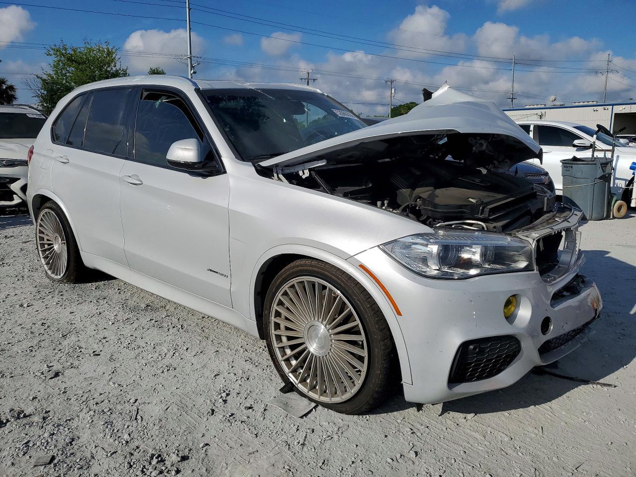 2017 BMW X5 xDrive50I - zdjęcie 4