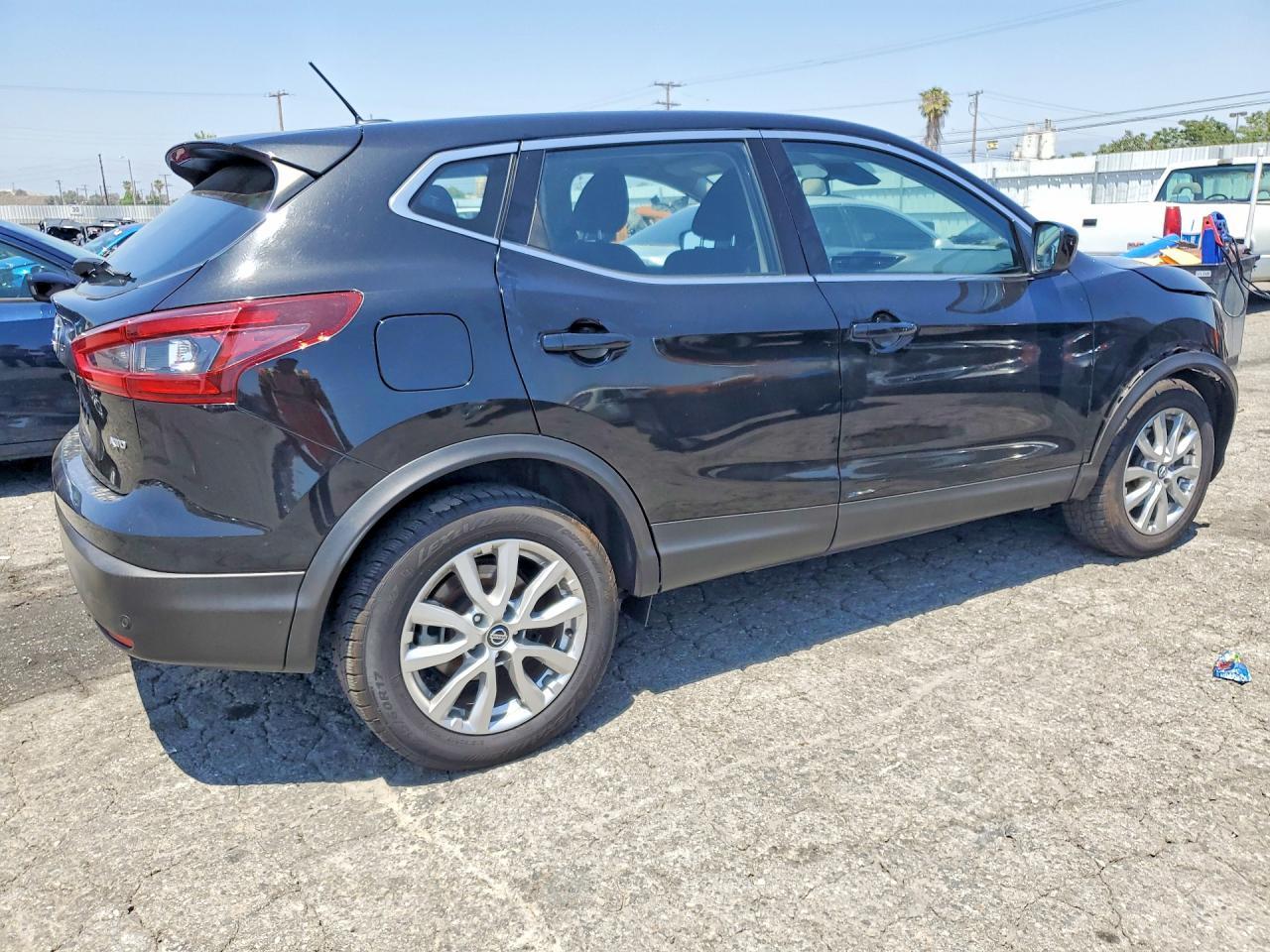 2022 Nissan Rogue Sport S - zdjęcie 3