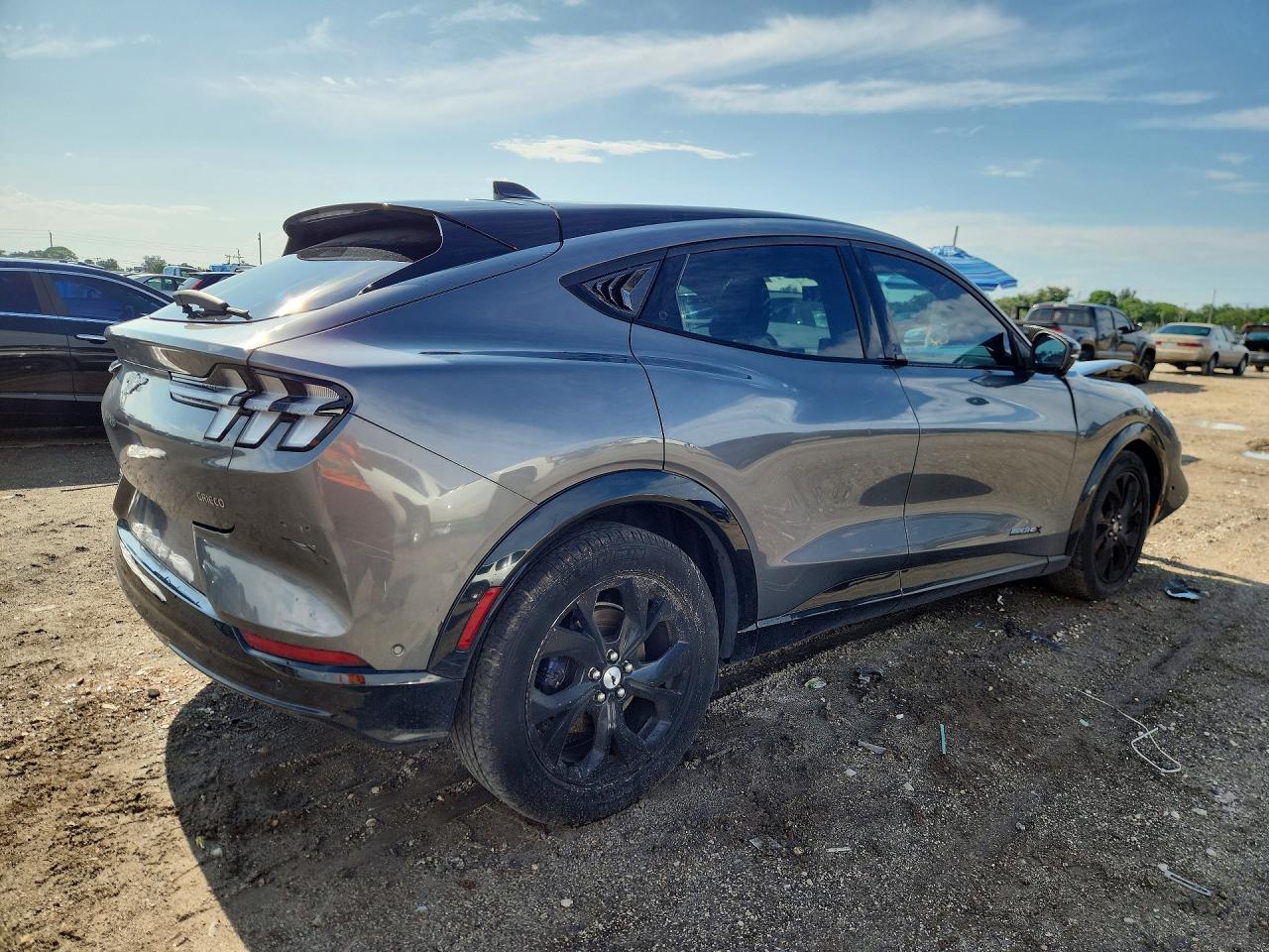 2023 Ford Mustang Mach-E Premium - zdjęcie 3