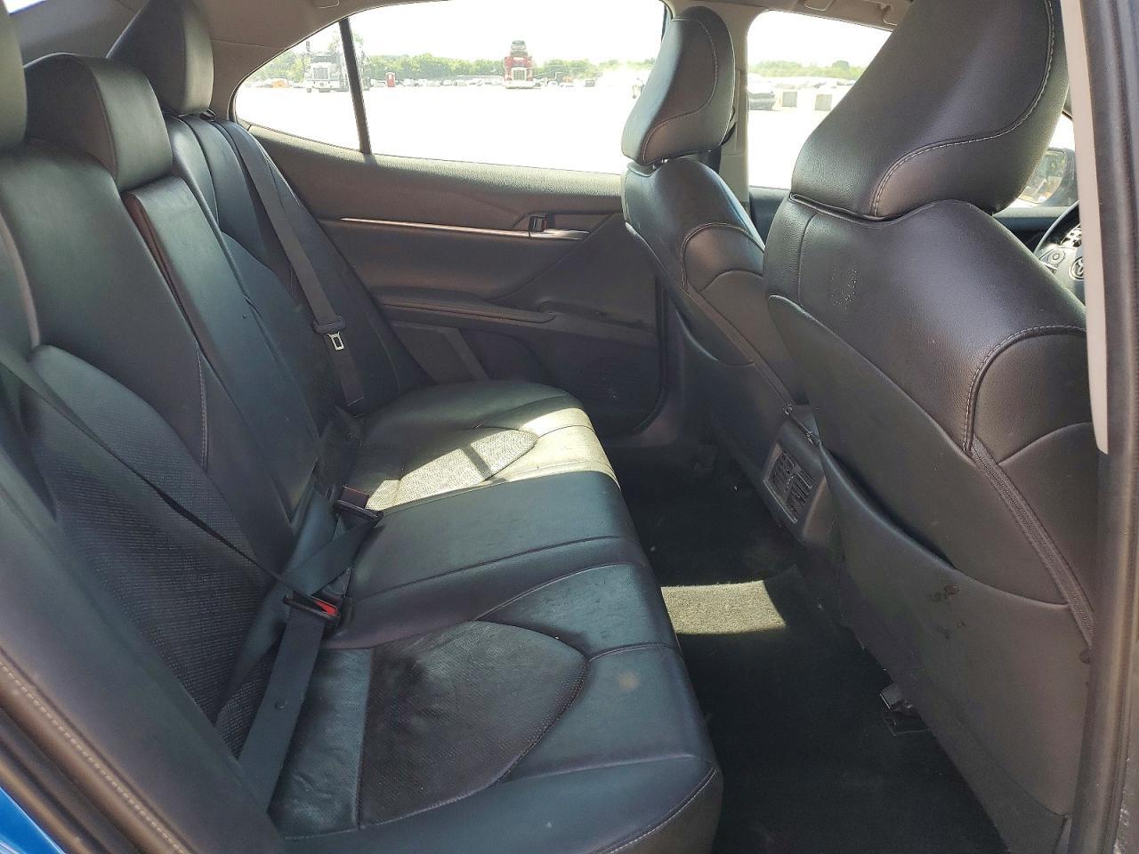 2019 Toyota Camry Xse - zdjęcie 10