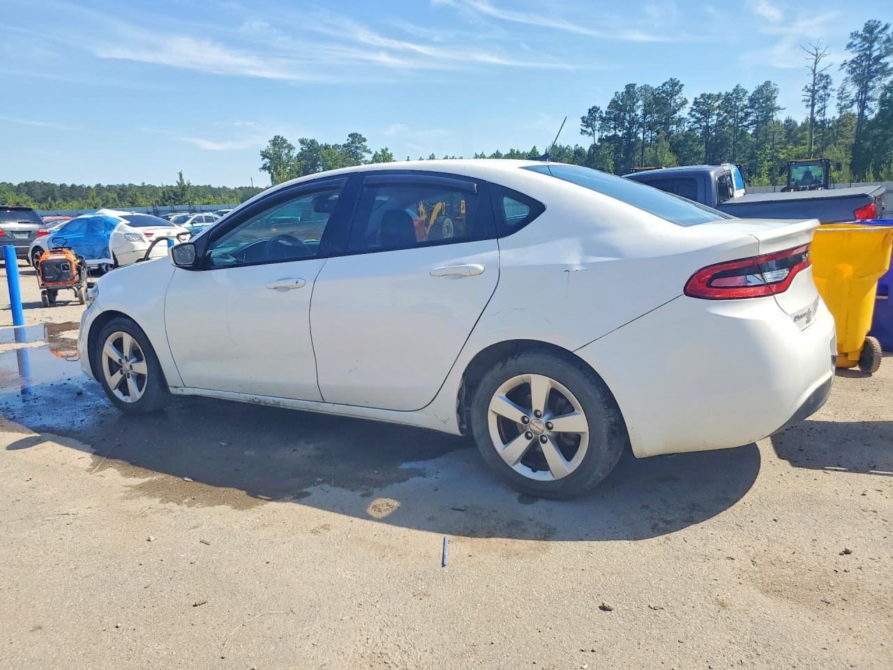2015 Dodge Dart Sxt - zdjęcie 2
