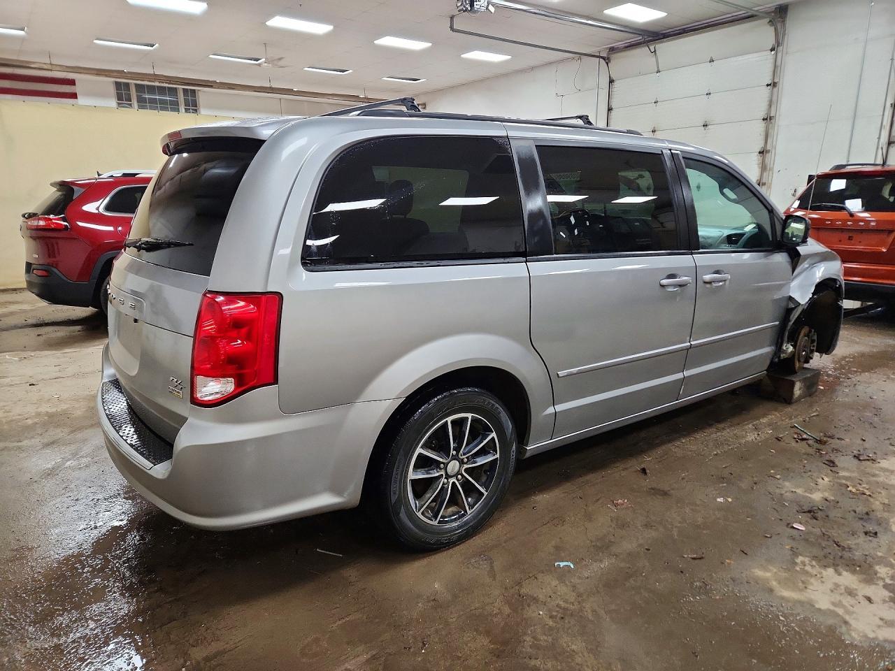 2016 Dodge Grand Caravan R - zdjęcie 3