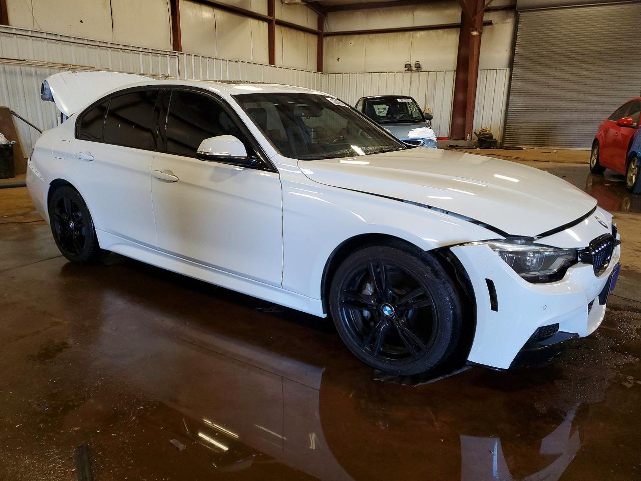 2018 BMW Seria 3 330i - zdjęcie 4