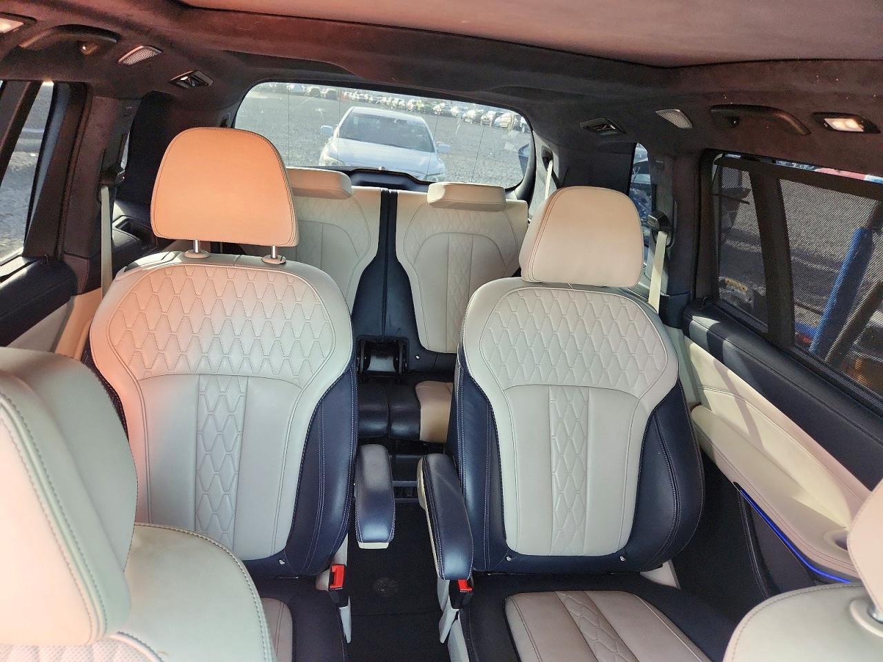 2019 BMW X7 xDrive50I - zdjęcie 10