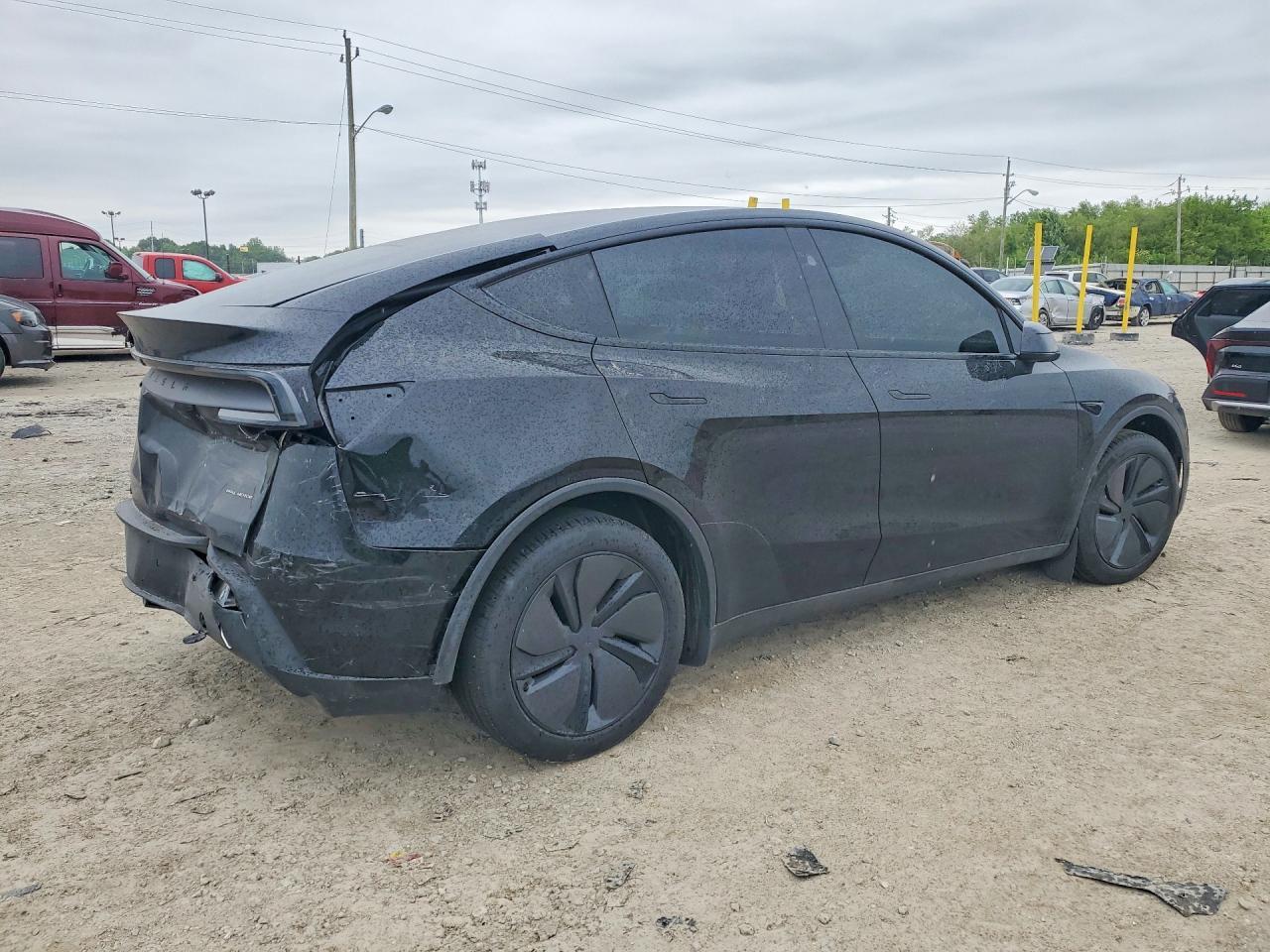 2026 Tesla Model Y - zdjęcie 3