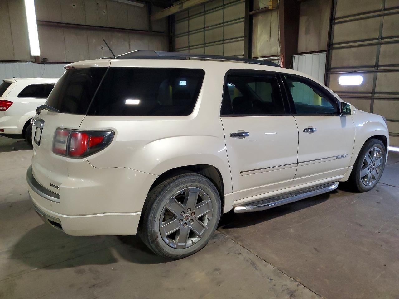 2014 GMC Acadia Denali - zdjęcie 3