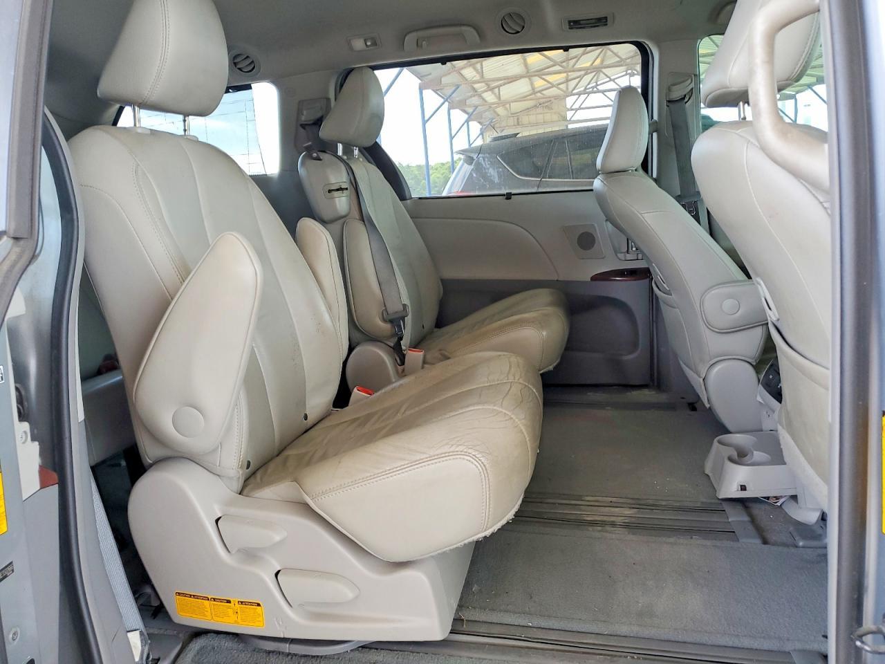 2014 Toyota Sienna Xle 8-Passenger - zdjęcie 10