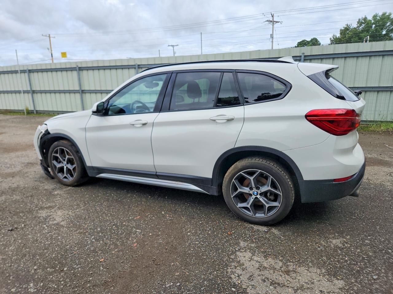 2017 BMW X1 Sdrive28I - zdjęcie 2