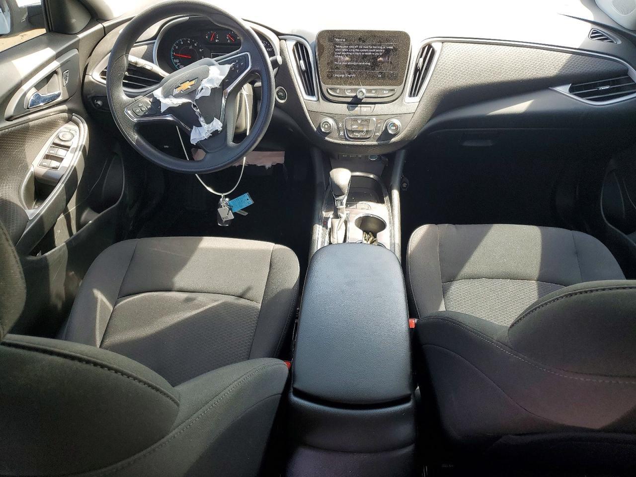 2021 Chevrolet Malibu Ls - zdjęcie 8