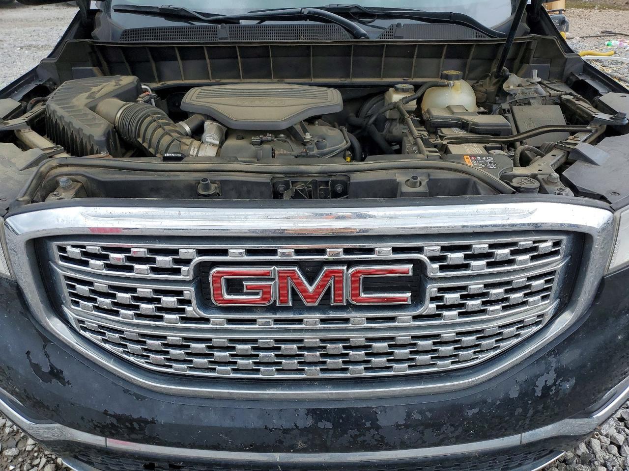 2018 GMC Acadia Denali - zdjęcie 12