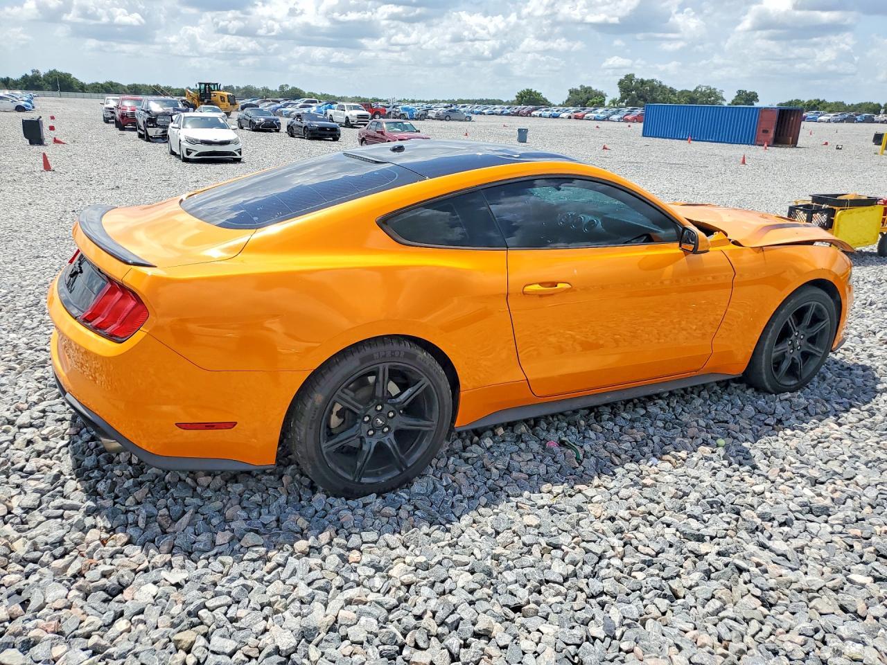 2019 Ford Mustang - zdjęcie 3