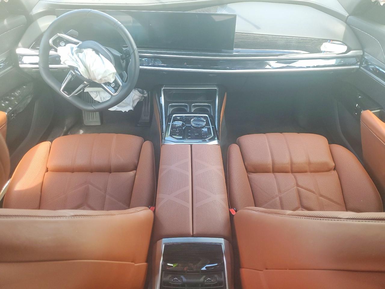 2026 BMW 740 I - zdjęcie 8