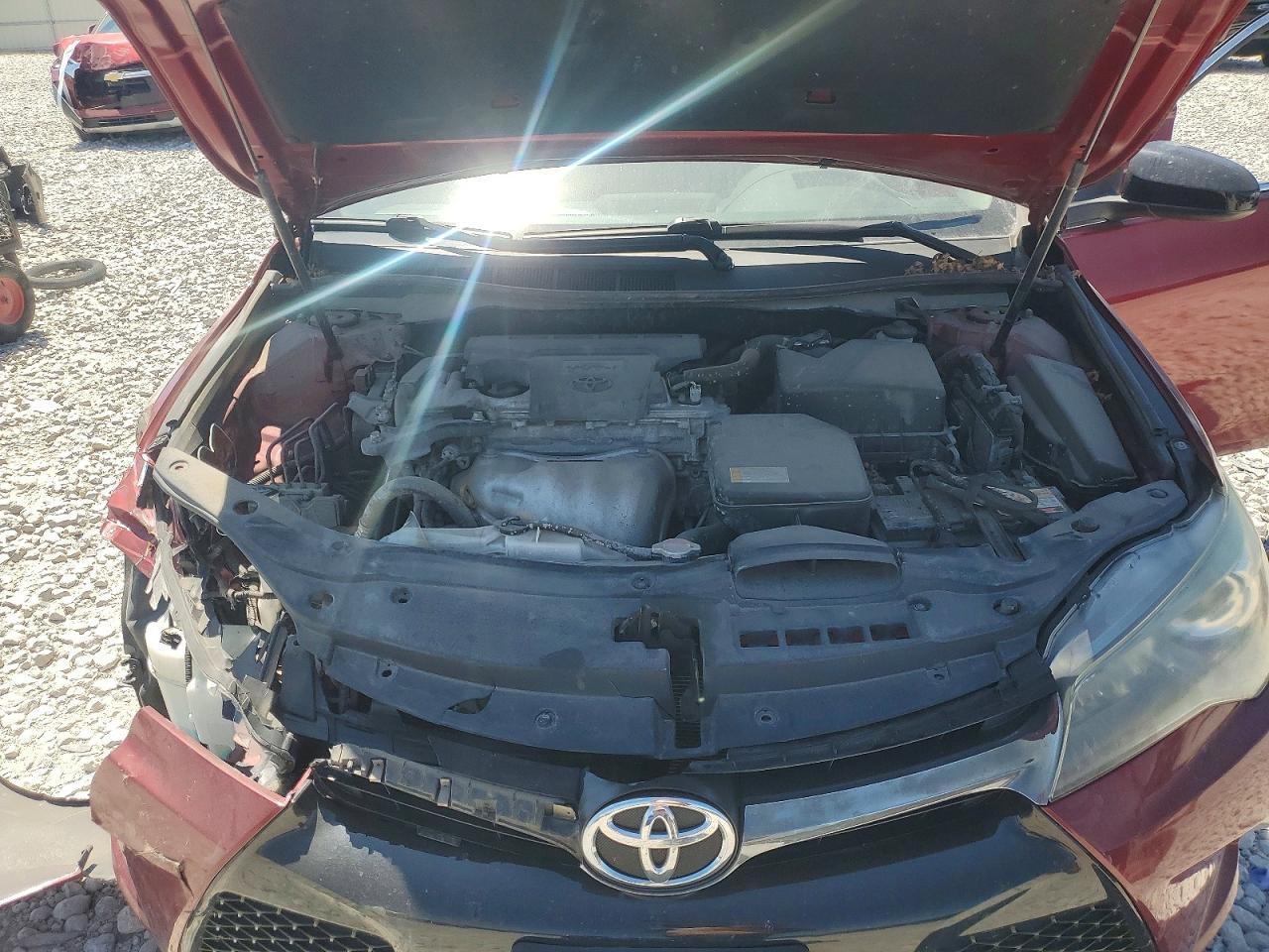 2016 Toyota Camry Le - zdjęcie 11