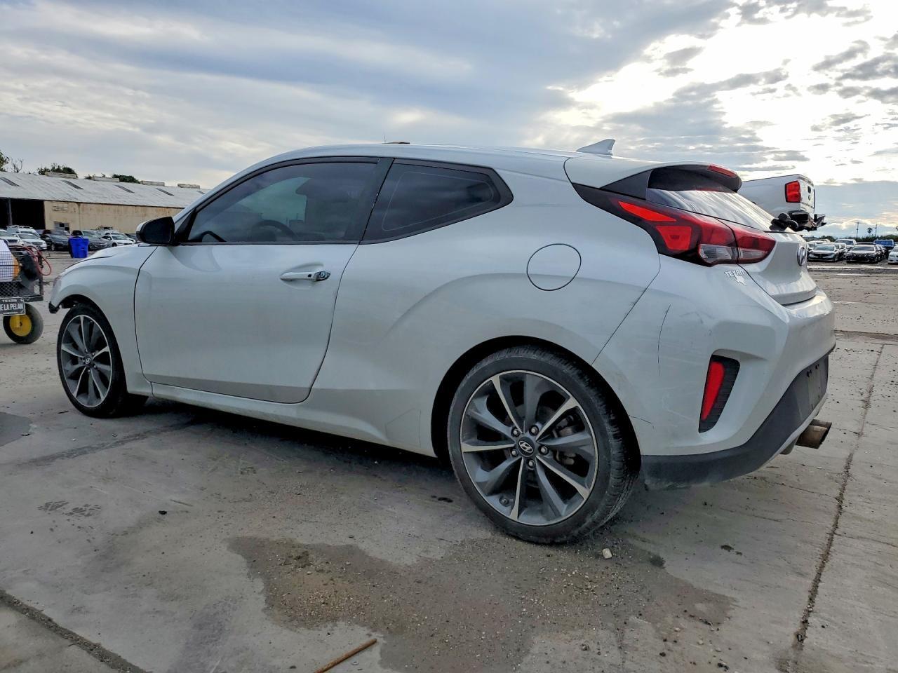 2020 Hyundai Veloster 2.0L Premium - zdjęcie 2