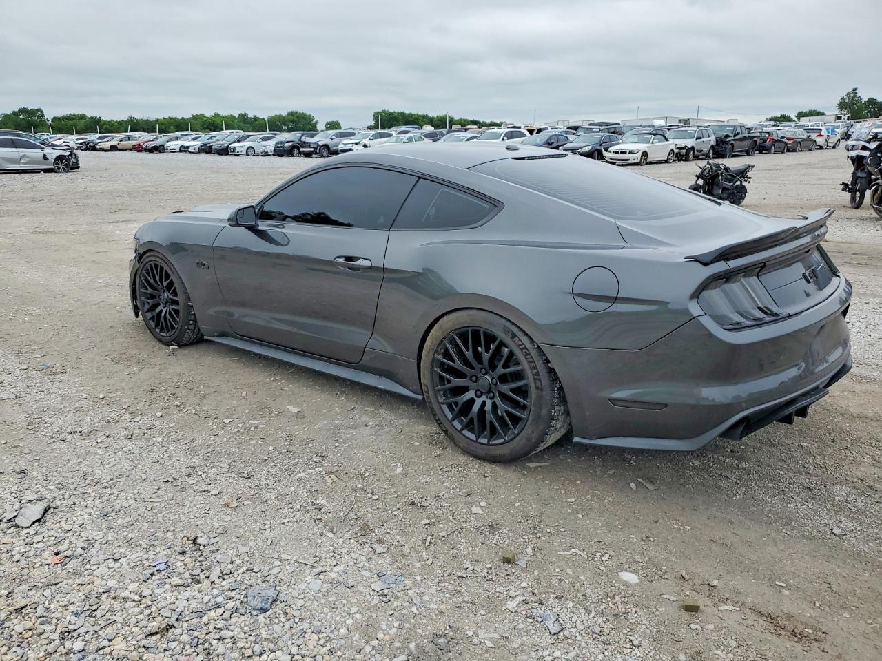 2017 Ford Mustang Gt - zdjęcie 2