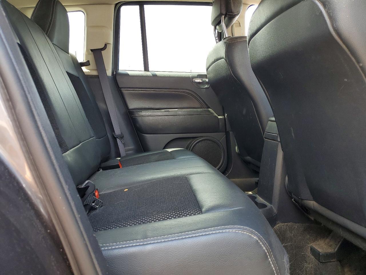 2016 Jeep Compass Latitude - zdjęcie 10