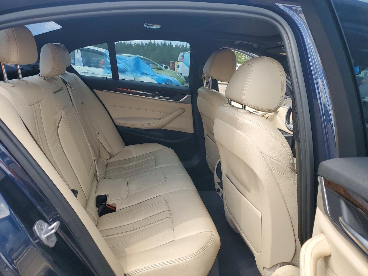2017 BMW 530 I - zdjęcie 10