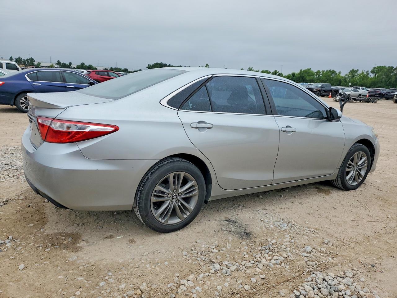 2016 Toyota Camry Base/Se/Le/Xle - zdjęcie 3