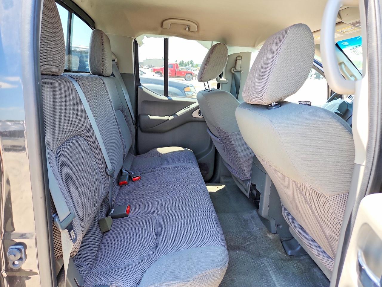 2015 Nissan Frontier S - zdjęcie 10