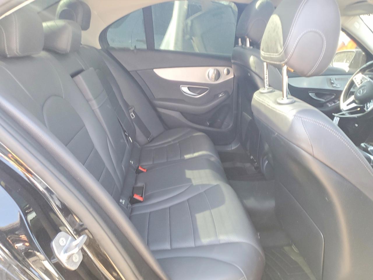 2019 Mercedes-Benz C 300 4Matic - zdjęcie 10